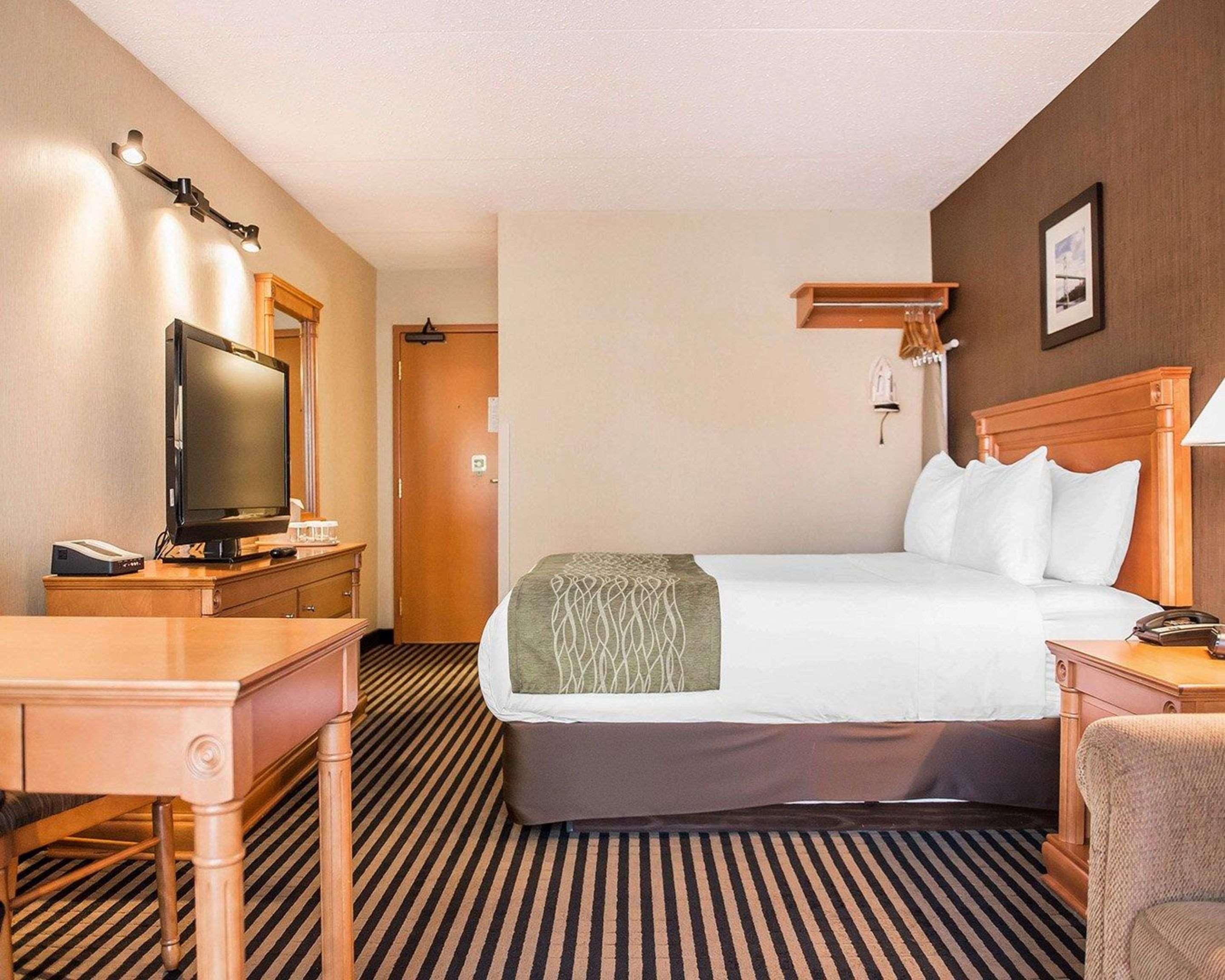 Comfort Inn Brockville Exteriör bild
