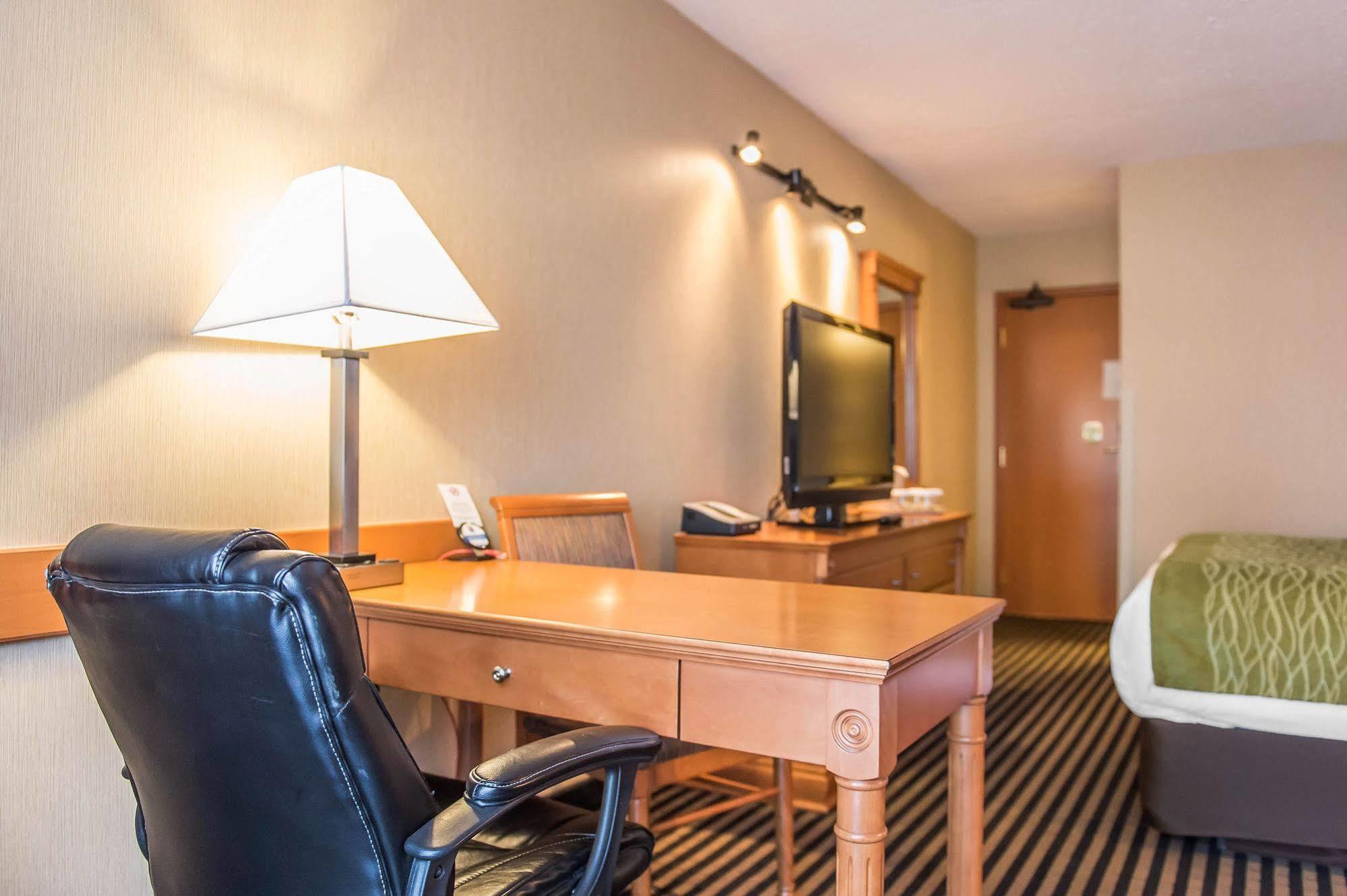 Comfort Inn Brockville Exteriör bild